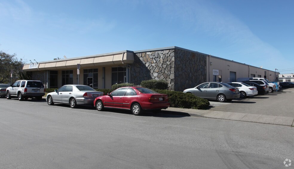 More Photos Of 882-890 Mahler Rd, Burlingame Warehouse For Lease