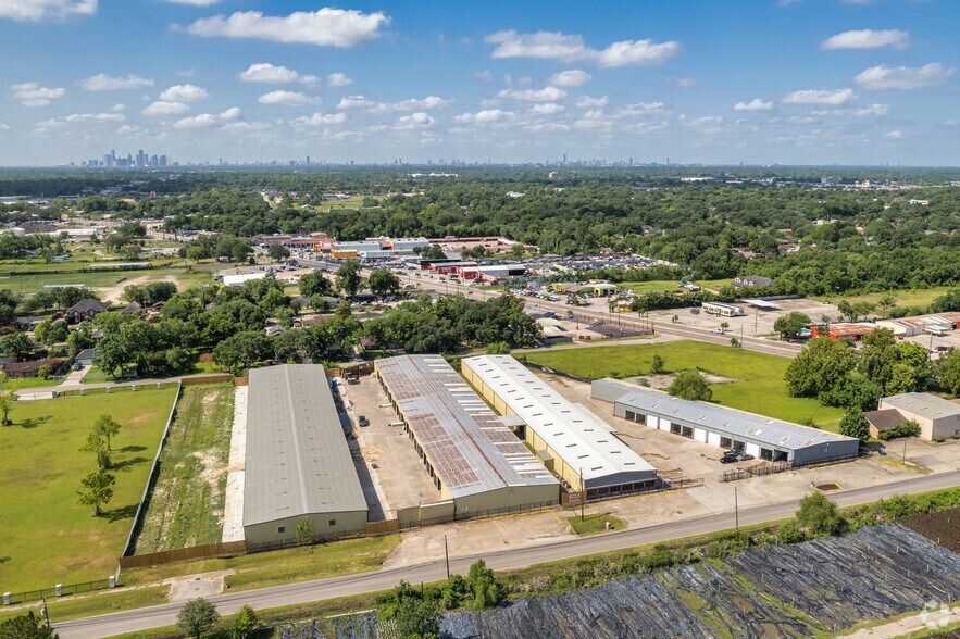 More Photos Of 130 Mitchell Rd, Houston Warehouse For Lease