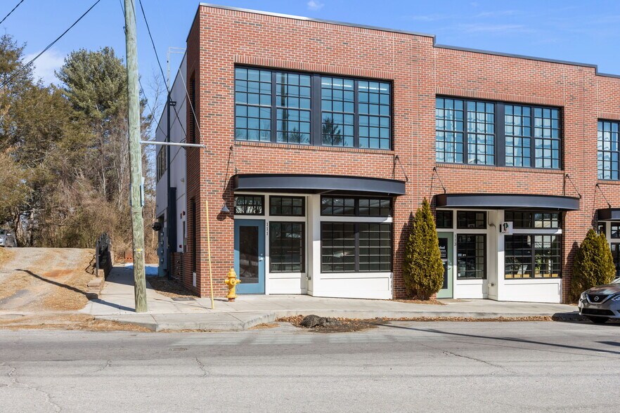 More Photos Of 315 Haywood Rd, Asheville Storefront Retail Residential For Sale