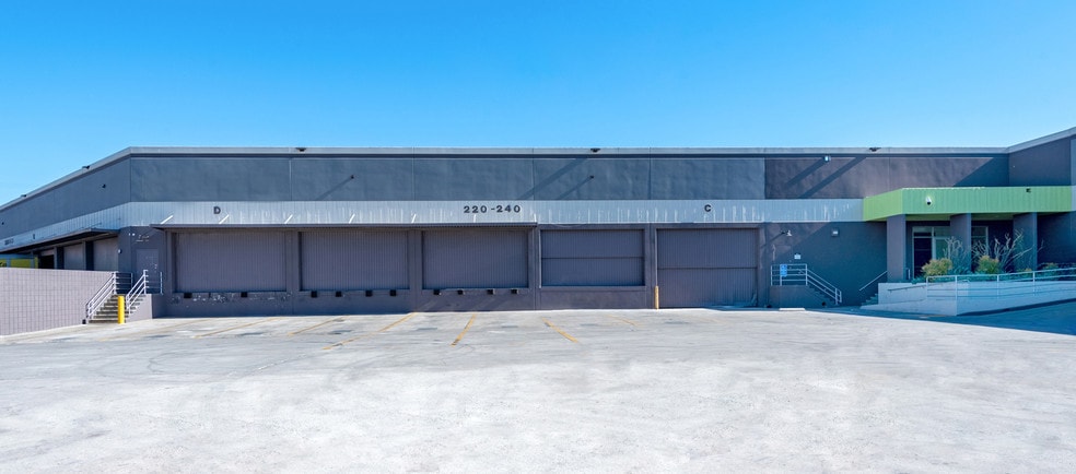 More Photos Of 220-240 W Ivy Ave, Inglewood Truck Terminal For Lease