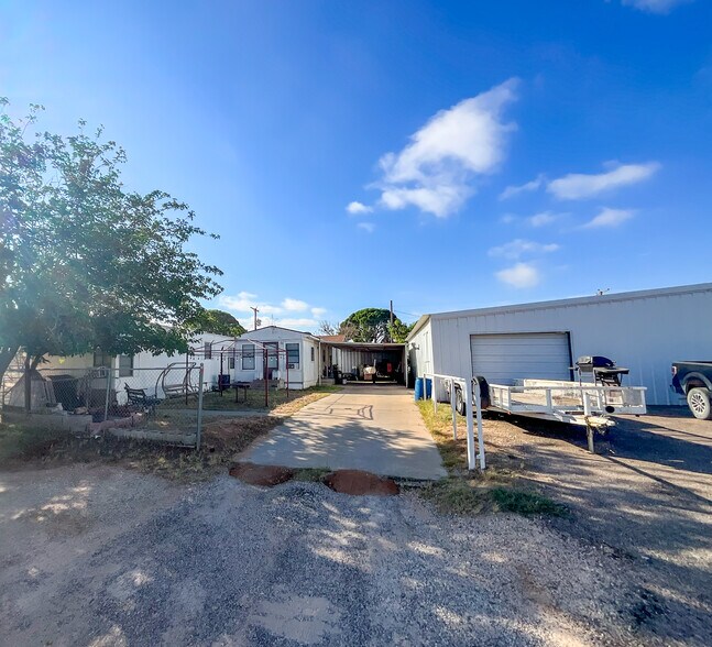 More Photos Of 400 Stoddard st, Odessa Warehouse For Sale