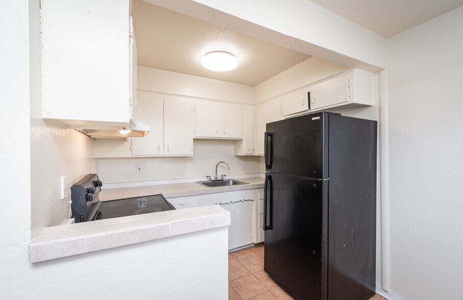 More Photos Of 1860 Ethan Way, Sacramento Apartments For Sale