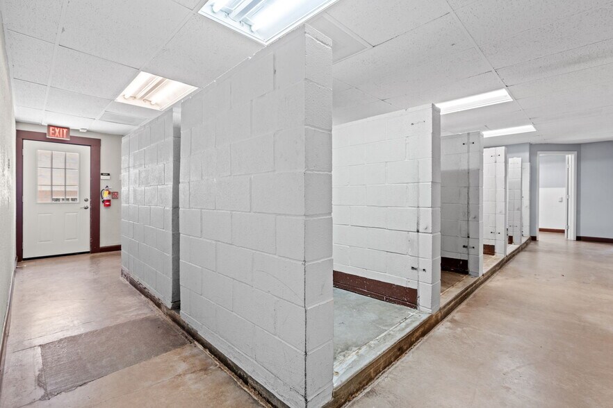 More Photos Of 5620 Rowlett Rd, Rowlett General Retail For Sale