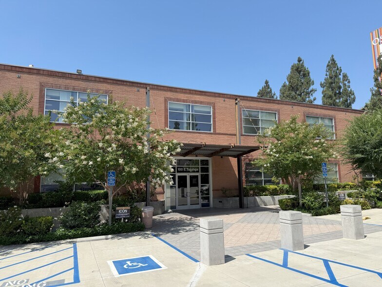 More Photos Of 100 E Tujunga Ave, Burbank Loft Creative Space For Lease