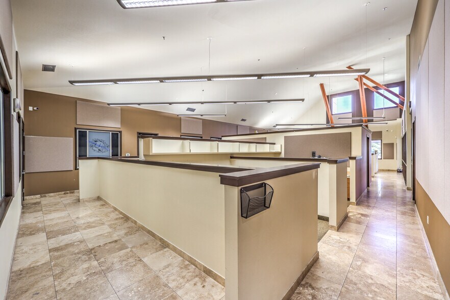 More Photos Of 955 Grier Dr, Las Vegas Light Distribution For Lease