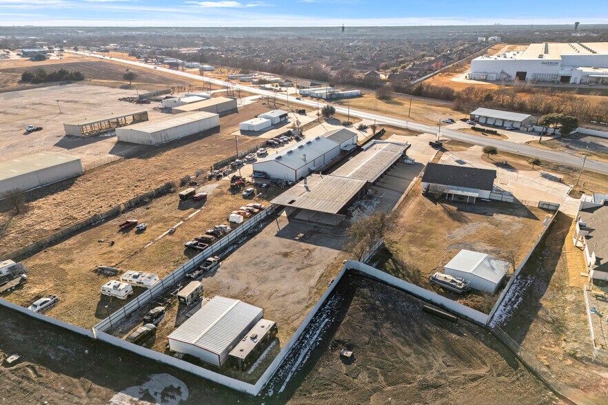 More Photos Of 502 N State Highway 342, Red Oak Industrial For Sale