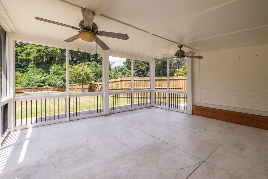 More Photos Of 1651 Pryor Rd SW, Atlanta Loft Creative Space For Sale