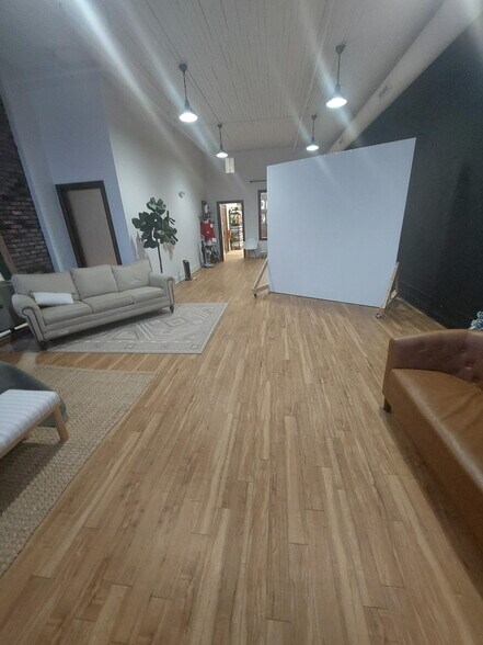 More Photos Of 207-211 E Main St, Watertown Office For Lease