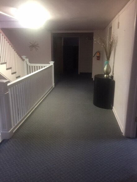 More Photos Of 1112 Church St, Lynchburg Office For Sale