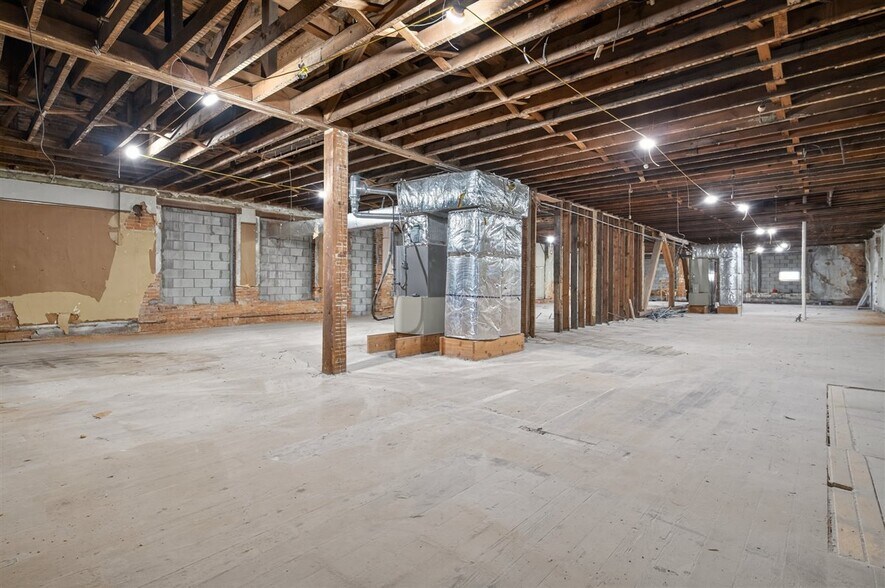 More Photos Of 602 G Ave, Grundy Center Fast Food For Sale