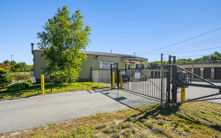 More Photos Of 143 Colony Rd, Gardner Self Storage For Sale