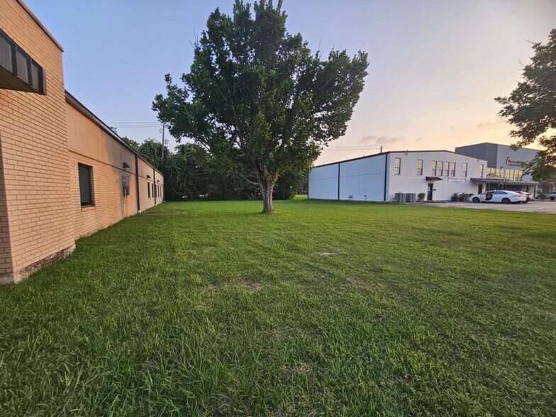 More Photos Of 2012 Broadway St, Pearland Land For Sale