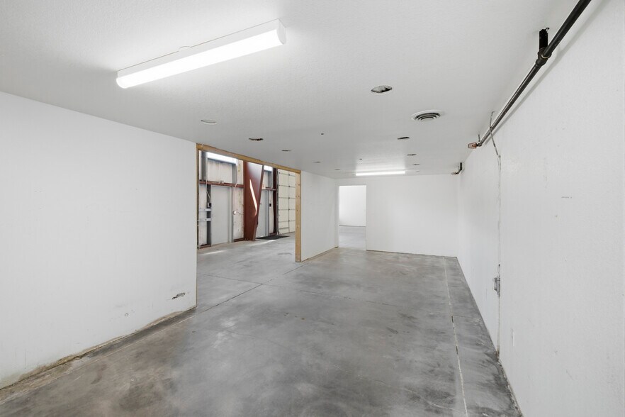 More Photos Of 449-477 Denver Ave, Loveland Light Distribution For Lease
