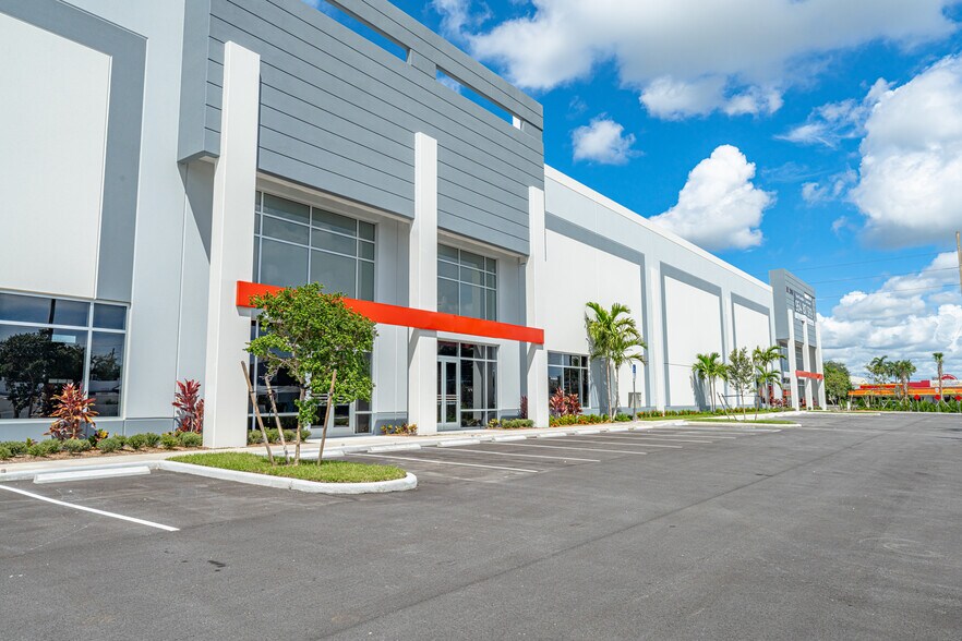 More Photos Of 2910 Stirling Rd, Hollywood Distribution For Lease