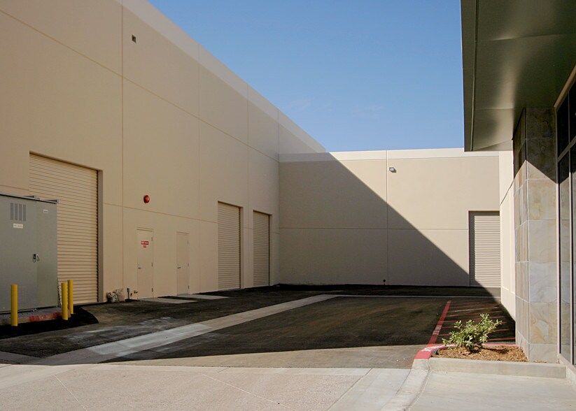 More Photos Of 26233 Enterprise Ct, Lake Forest Light Manufacturing For Lease