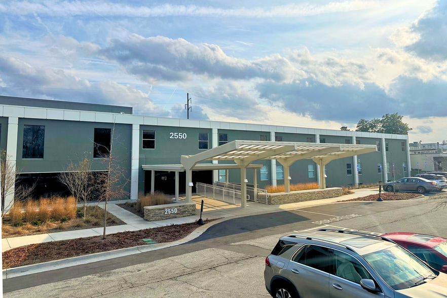 More Photos Of 2550 Windy Hill Rd SE, Marietta Medical For Lease