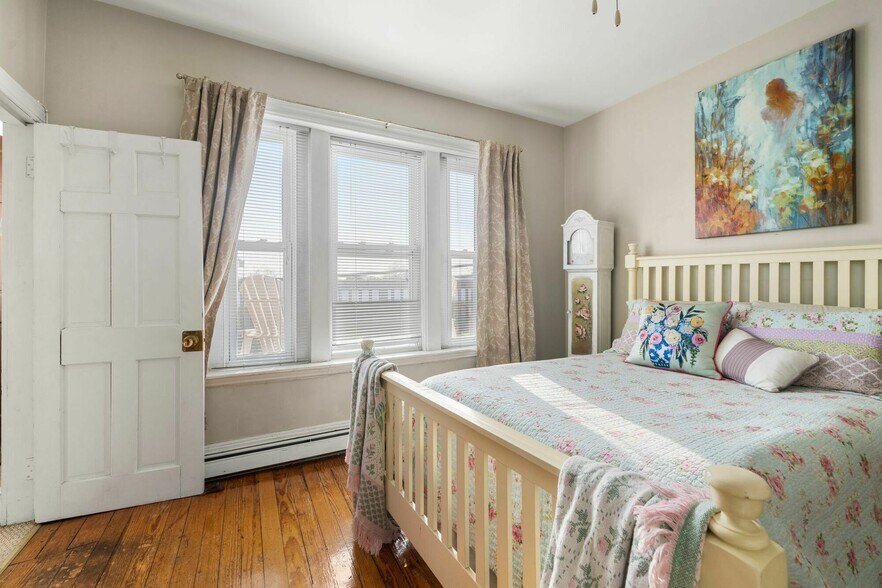 More Photos Of 5 Wave way, Winthrop Apartments For Sale