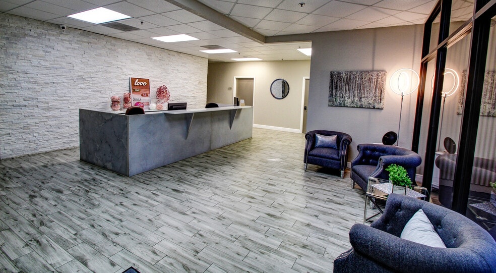 More Photos Of 1211 Tech Blvd, Tampa Manufacturing For Lease