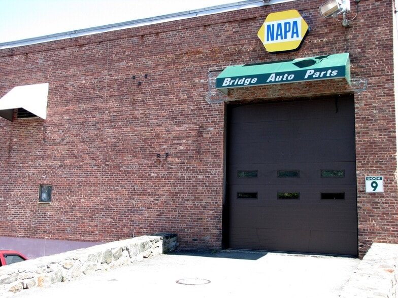 More Photos Of 3199 Albany Post Rd, Buchanan Warehouse For Lease