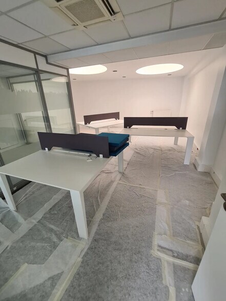 More Photos Of , Paris Office For Sale