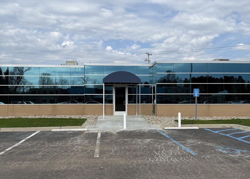 More Photos Of 8235 N Holly Rd, Grand Blanc Office For Lease