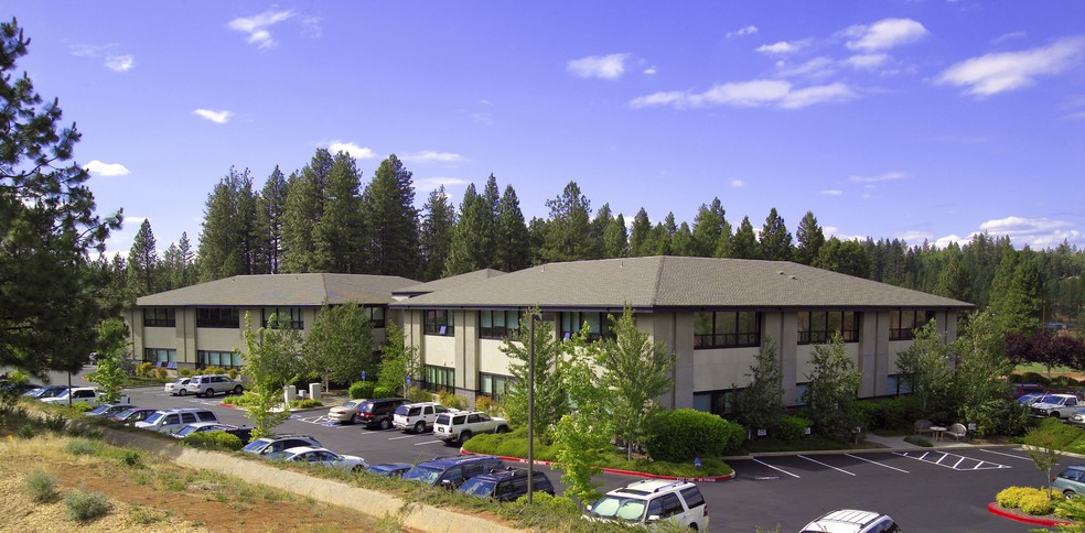 Primary Photo Of 300 Sierra College Dr, Grass Valley Medical For Sale