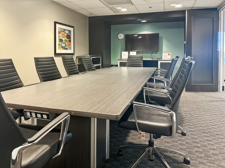 More Photos Of 421 7th Ave SW, Calgary Coworking Space