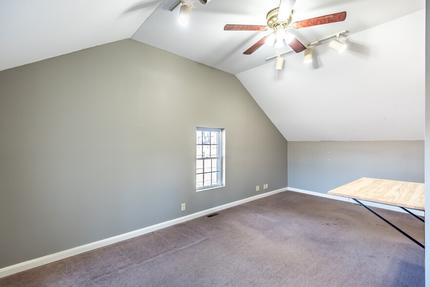 More Photos Of 3386 N State Route 123, Lebanon Office For Sale