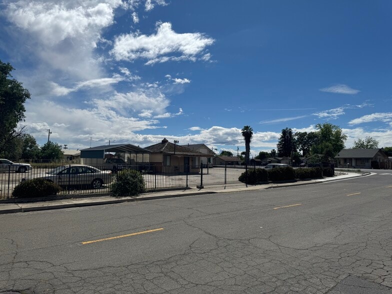 More Photos Of 6630 Callander Ave, Riverbank General Retail For Lease