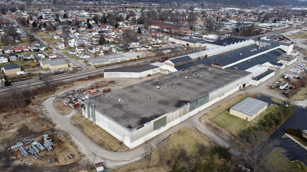 More Photos Of 900 W 9th Ave, Huntington Manufacturing For Sale