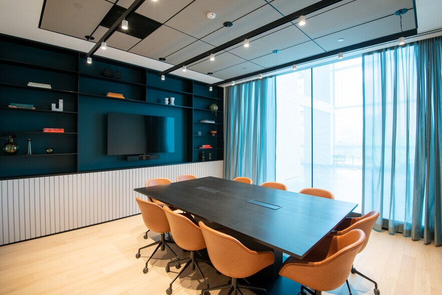 More Photos Of 525 Washington Blvd, Jersey City Office For Lease