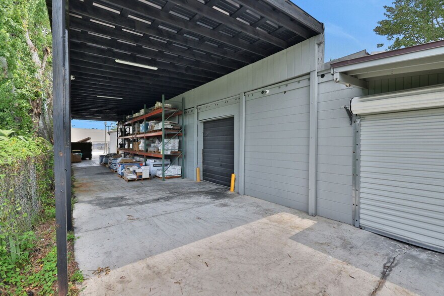 More Photos Of 3730 Kori Rd, Jacksonville Showroom For Sale