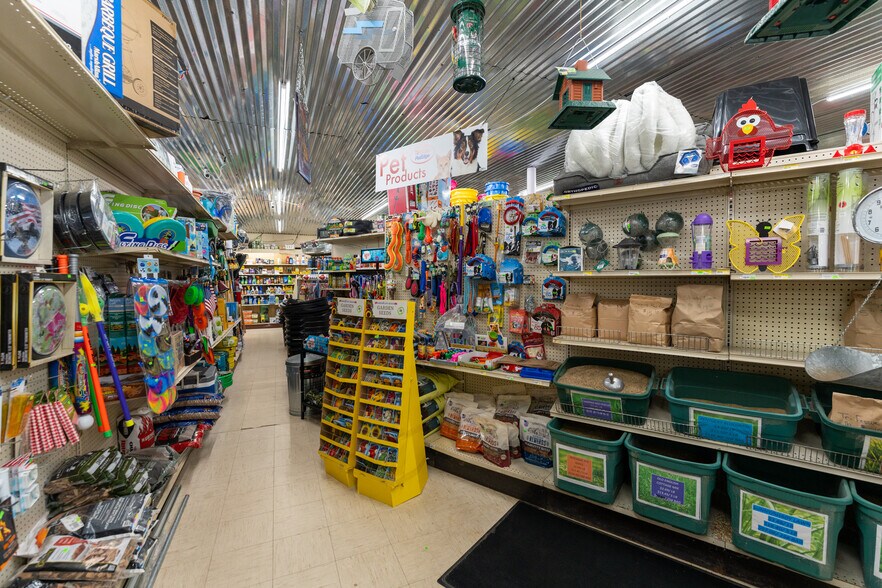 More Photos Of 7861 Mystic Lake Dr, Lake Storefront For Sale