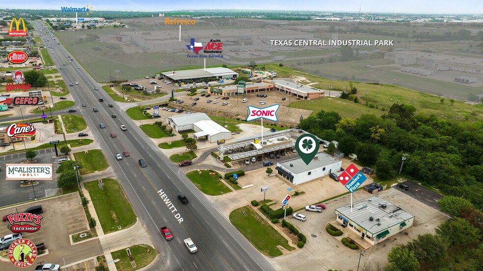 More Photos Of 1516 N Hewitt Dr, Woodway Freestanding For Lease