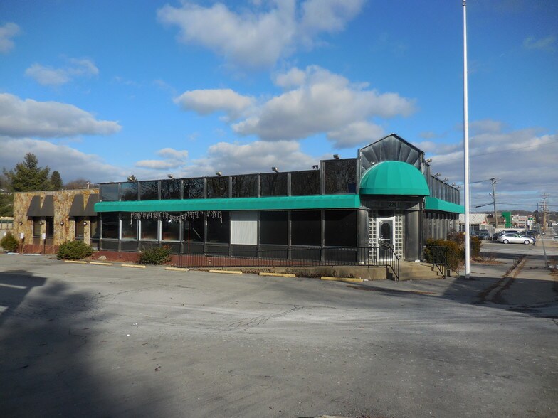 Primary Photo Of 229 Wickham Ave, Middletown Restaurant For Sale