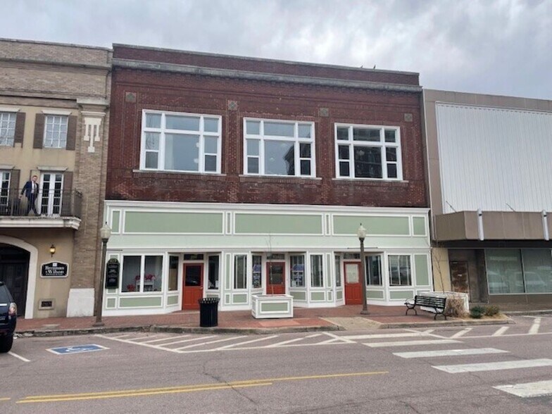Primary Photo Of 419 W Broadway St, Muskogee Office For Lease