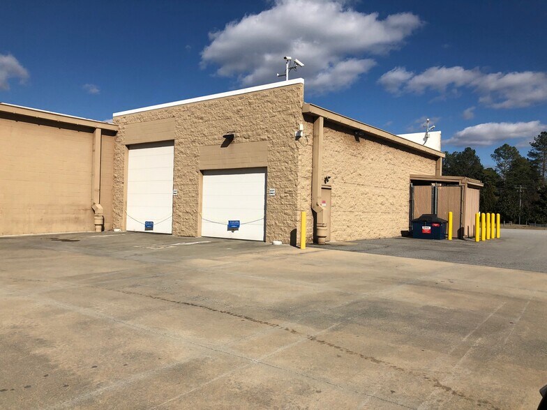 More Photos Of 1326 Bush River Rd, Columbia Freestanding For Lease