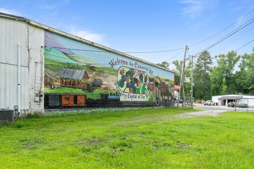 More Photos Of 403 Carthage St, Cameron General Retail For Sale