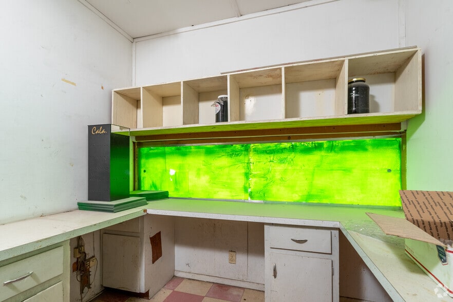 More Photos Of 605-607 S 605 & 607 S Stanton St, El Paso General Retail For Sale