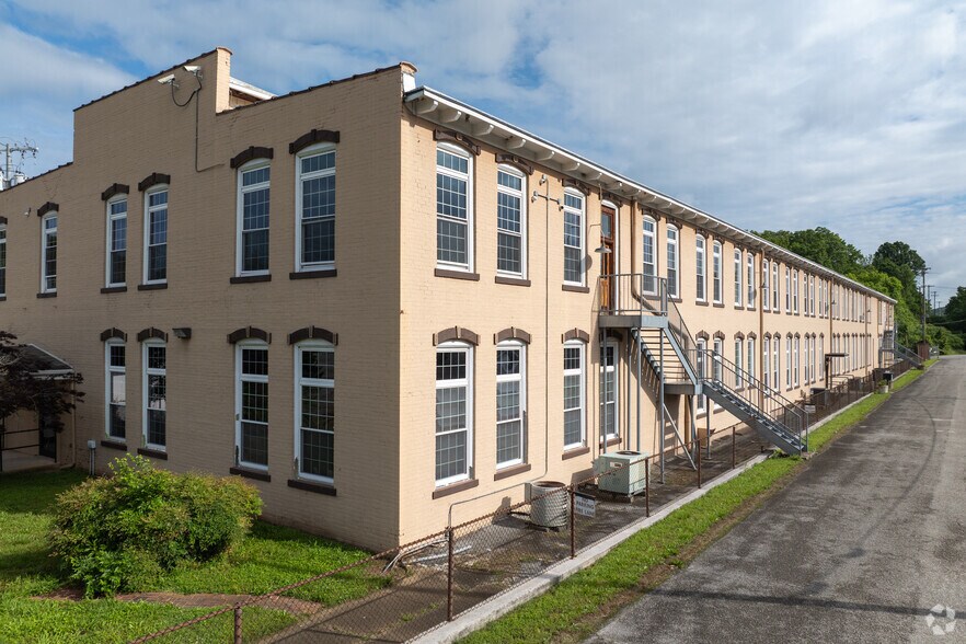 More Photos Of 2001 N Chamberlain Ave, Chattanooga Light Manufacturing For Sale