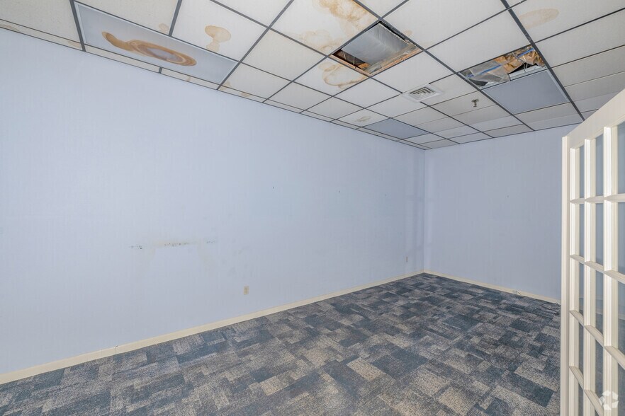 More Photos Of 735 Allens Ave, Providence Industrial For Lease