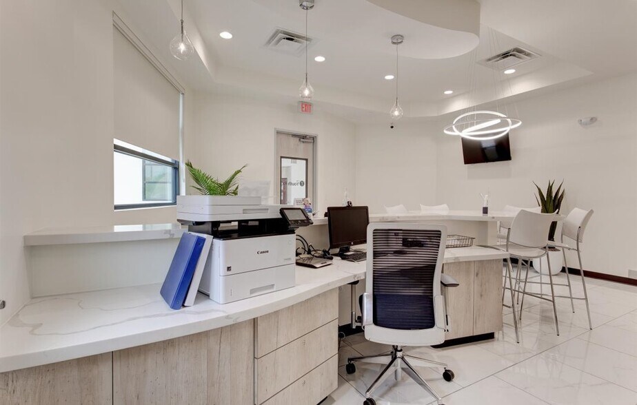 More Photos Of 9545 N Beach St, Fort Worth Medical For Lease
