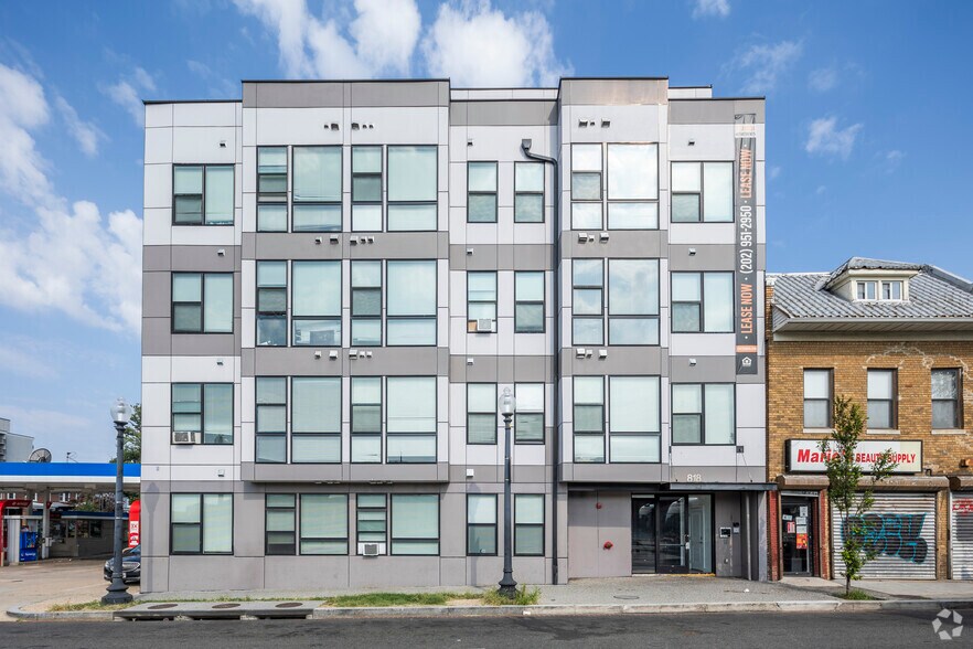 More Photos Of 818 Bladensburg Rd NE, Washington Apartments For Sale