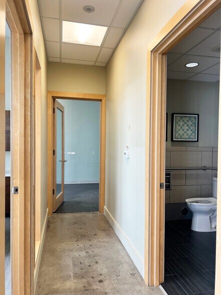 More Photos Of 1811 SW River Dr, Portland Apartments For Lease