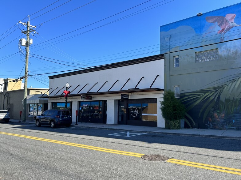 Primary Photo Of 17-21 SW 1st Ave, Ocala Restaurant For Lease