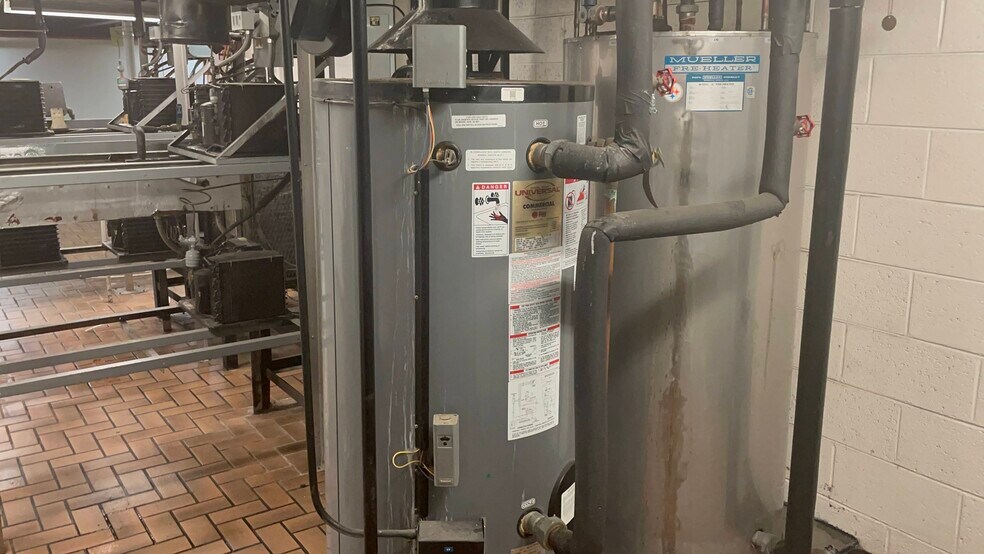 More Photos Of 17431 Dix Rd, Melvindale Fast Food For Lease