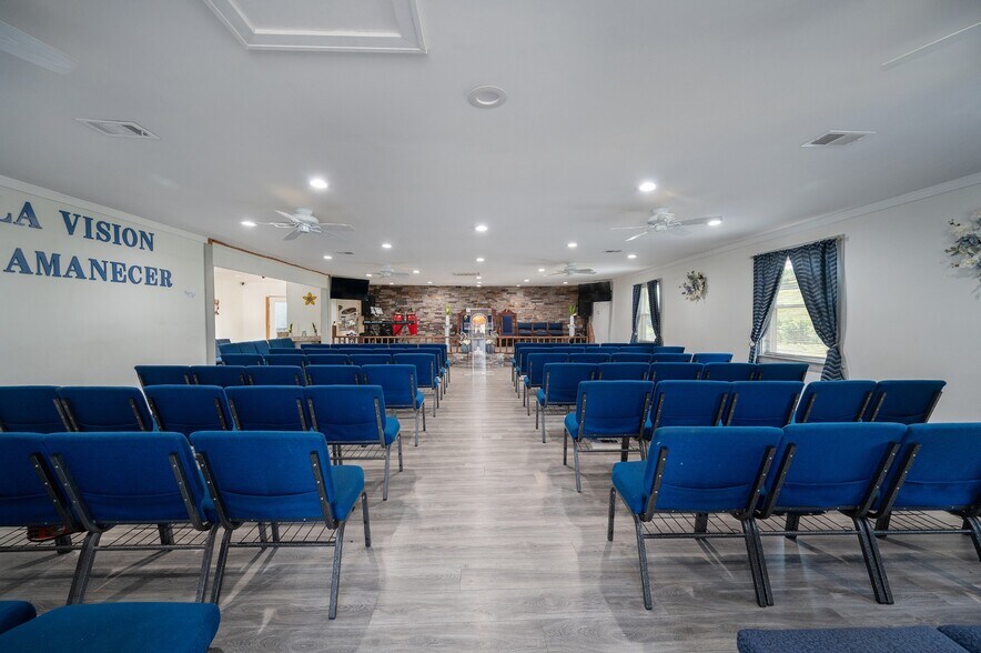 More Photos Of 200 Jupiter Dr, Nashville Flex For Sale