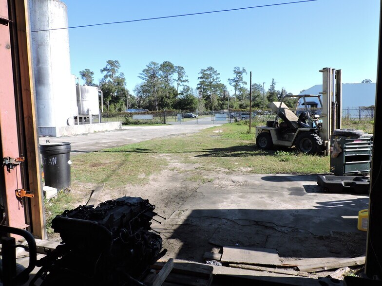 More Photos Of 1170 W Us-90, Lake City Light Distribution For Sale