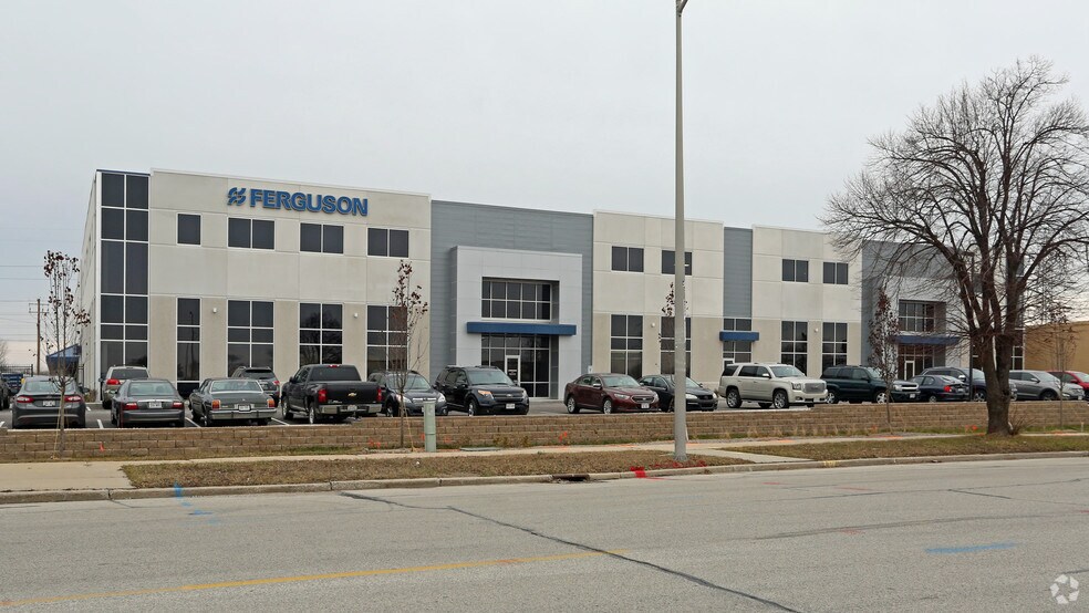 More Photos Of 11406 Rogers St, West Allis Warehouse For Lease