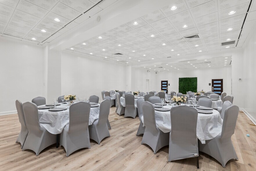 More Photos Of 100 Villita St, San Antonio Hotel For Sale